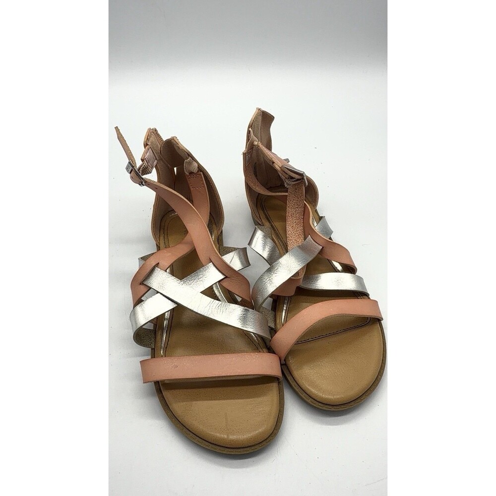 womens sandals Size 3